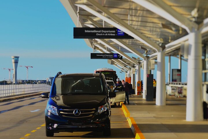 Colombo to Udawalawa Transfer - Photo 1 of 4